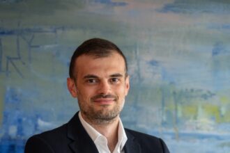 Βασίλης Καρκατζούνης