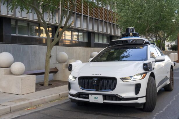 waymo - robotaxi