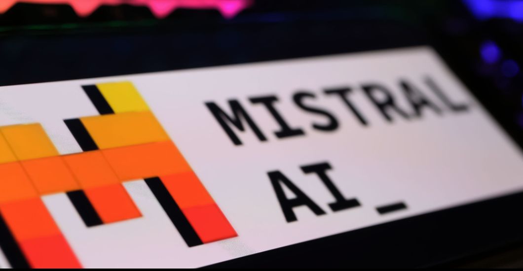 Mistral Forge: Custom AI μοντέλα και έσοδα 1 δισ. δολαρίων